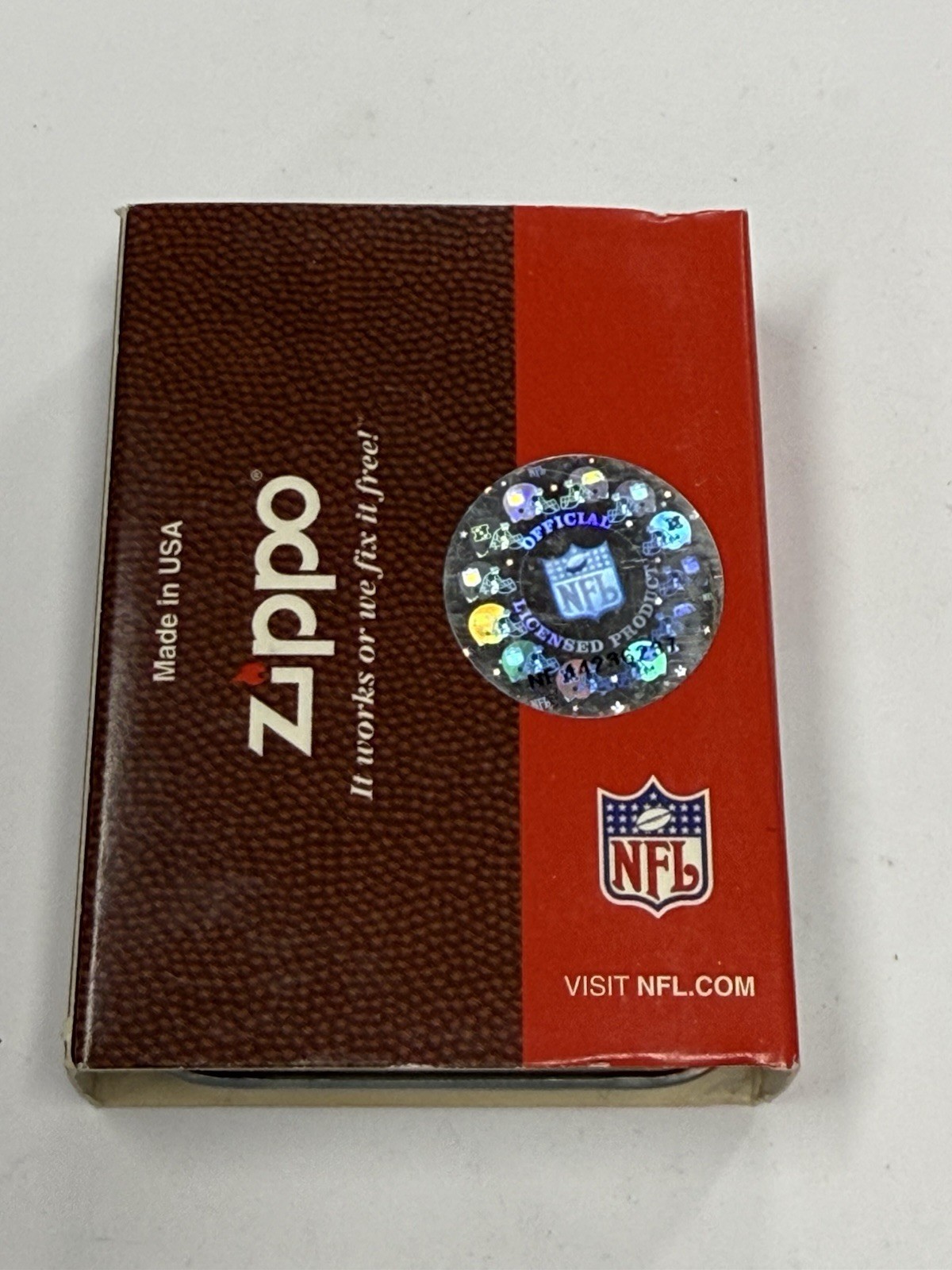 ZIPPO 2000 MINNESOTA VIKINGS NFL FOOTBALL LIGHTER UNFIRED IN BOX 136