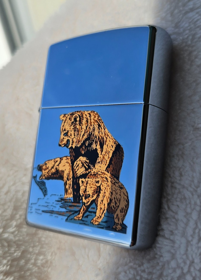 Zippo Lighter 2004 Grizzly Bear Mother And Her 2 Cubs, France-Spain Market, New