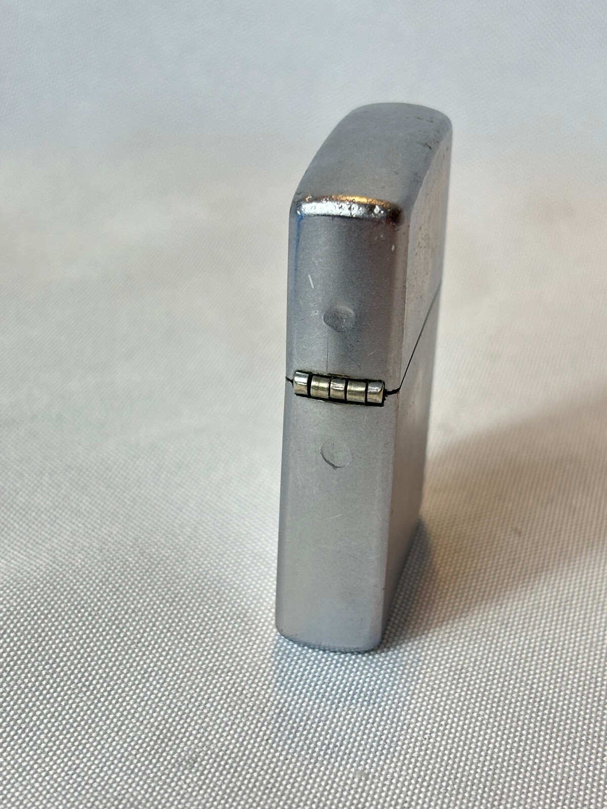 2000 Zippo Lighter Brushed Chrome Hinged Lid Smoking Accessory In Original Box