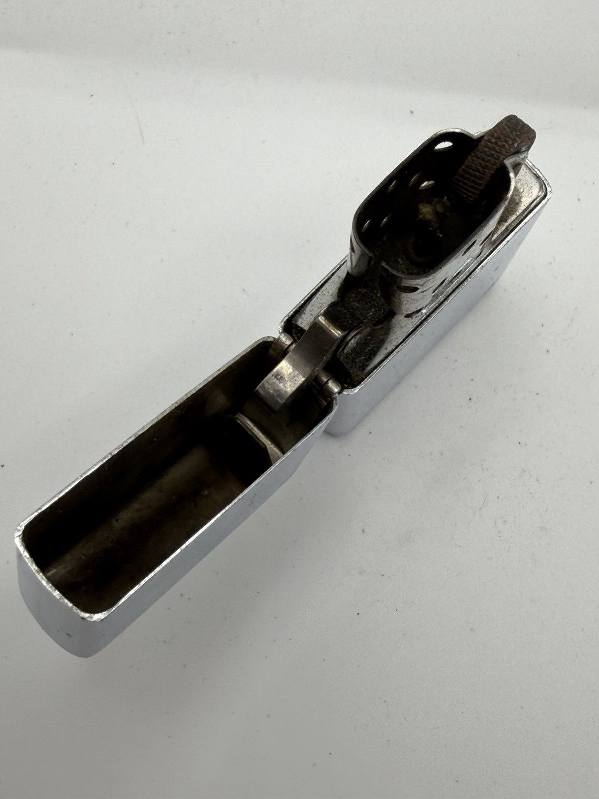 Vintage 1995 High Polish Chrome Zippo Lighter In Box B34