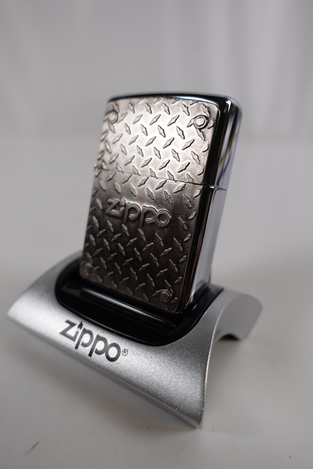 Zippo Spellout Tire Track Logo Textured Zippo Unstruck New Cool