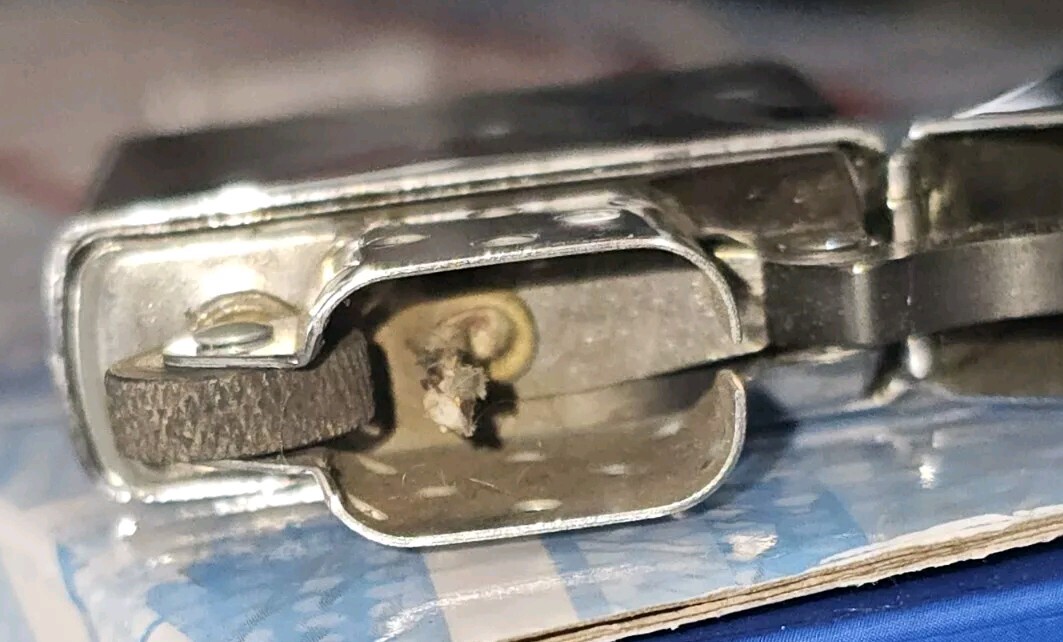 Zippo High Polish Chrome Lighter