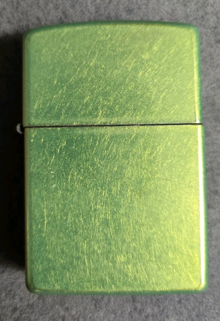 Zippo Classic Lurid Green Finish Lighter Full Size & Ronson Flints