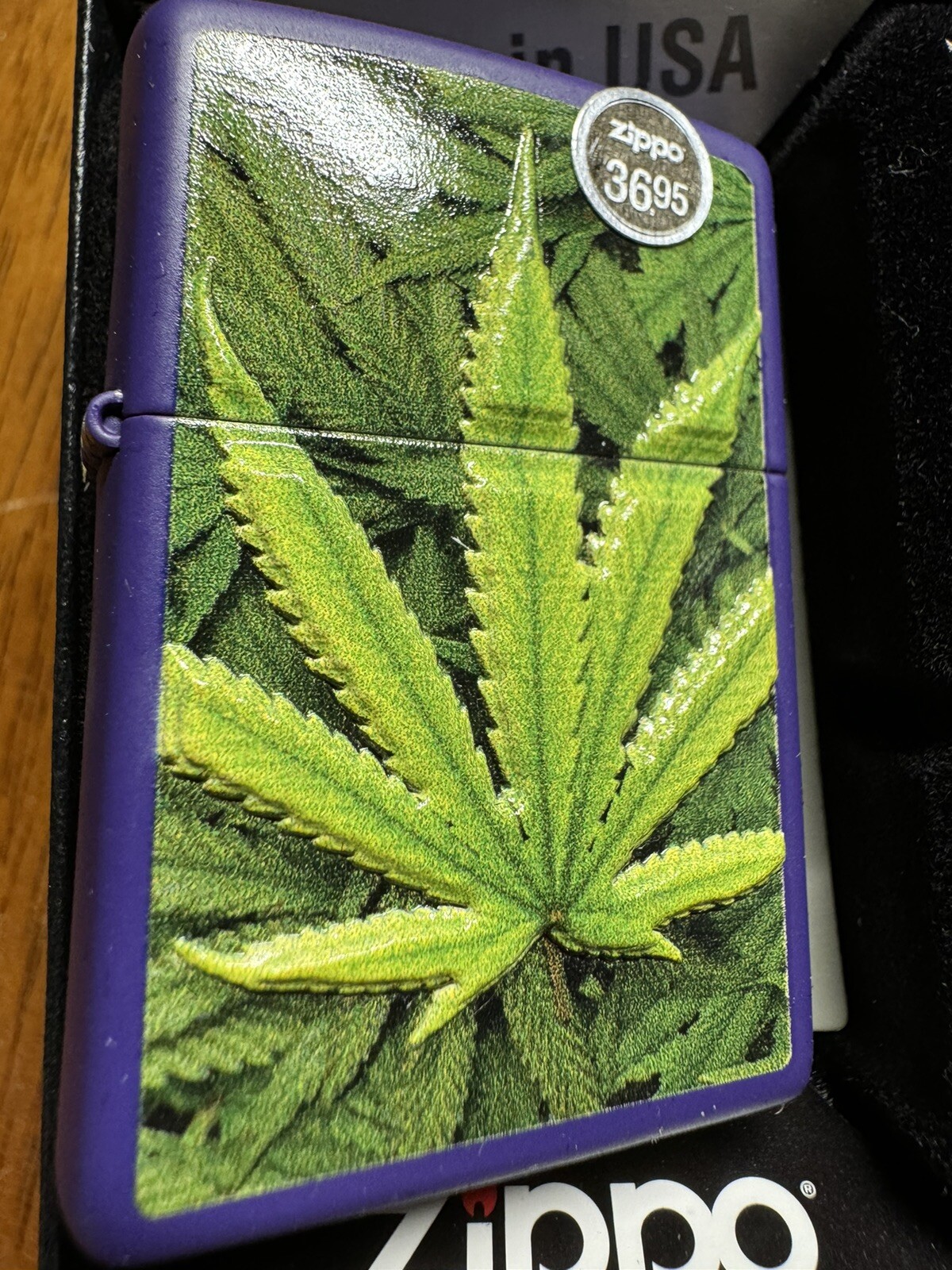 Zippo Cannabis Textured Print on Purple Matte Lighter – 49790 – New