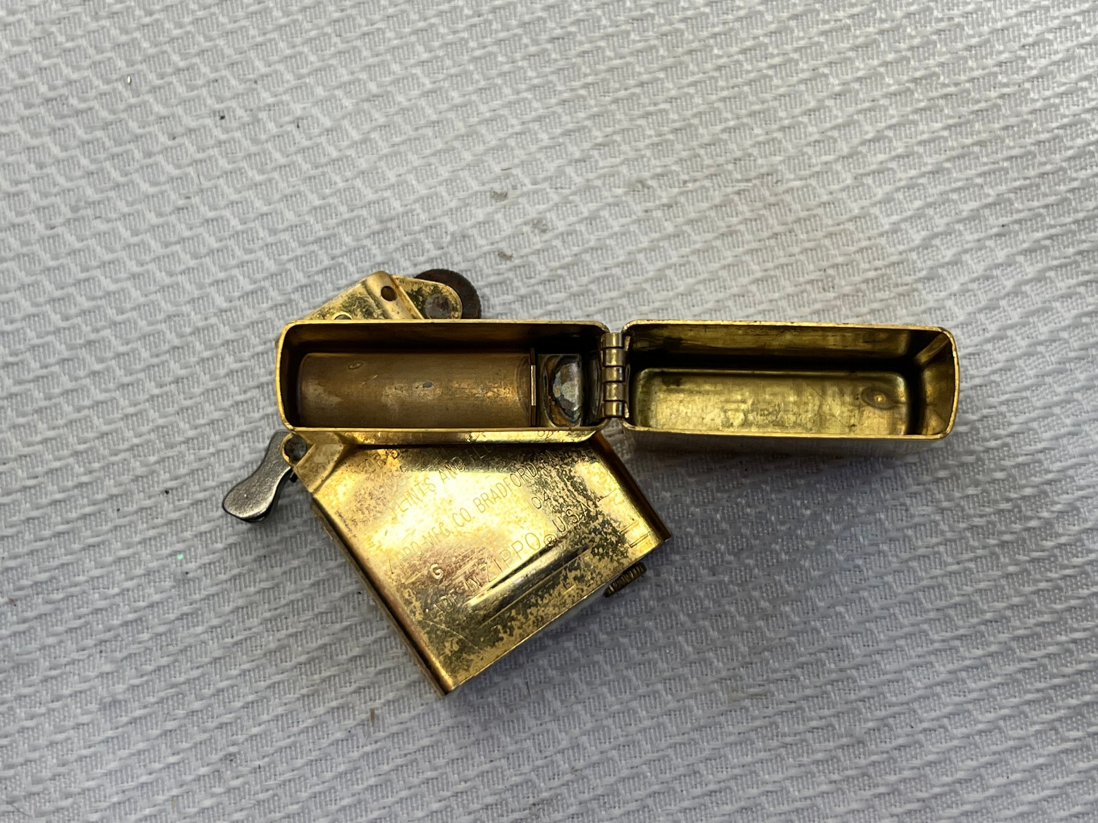 2004 Brushed Brass Zippo Refillable Cigarette Pipe Lighter Smoking Accessory