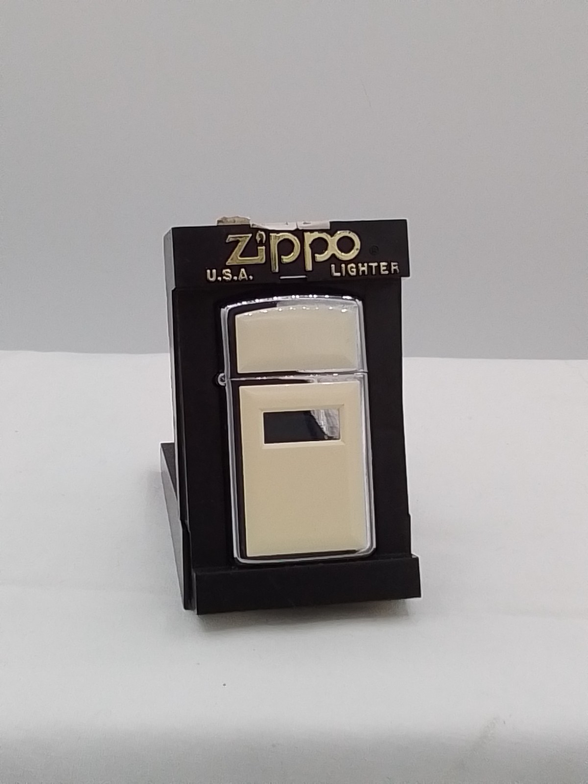 ZIPPO USA LIGHTER NEW VINTAGE NOS ORIGINAL BOX IVORY VINYL CROME SLIM ULTRALITE