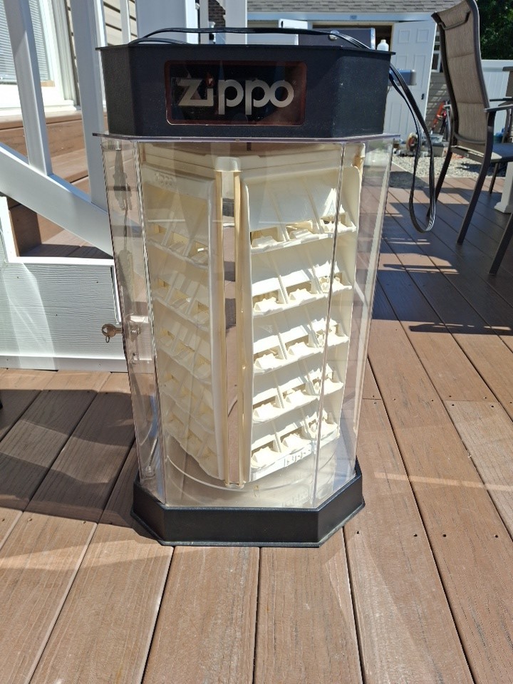 Zippo Counter Top Rotating Display Case Lights & Spin Holds 60 Lighters 31”