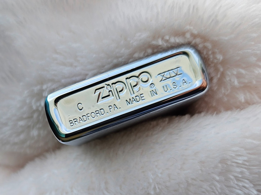 Zippo Lighter 1998 Blunt Clothing Company, Teen In Beanie Hat Smoking Bong, New