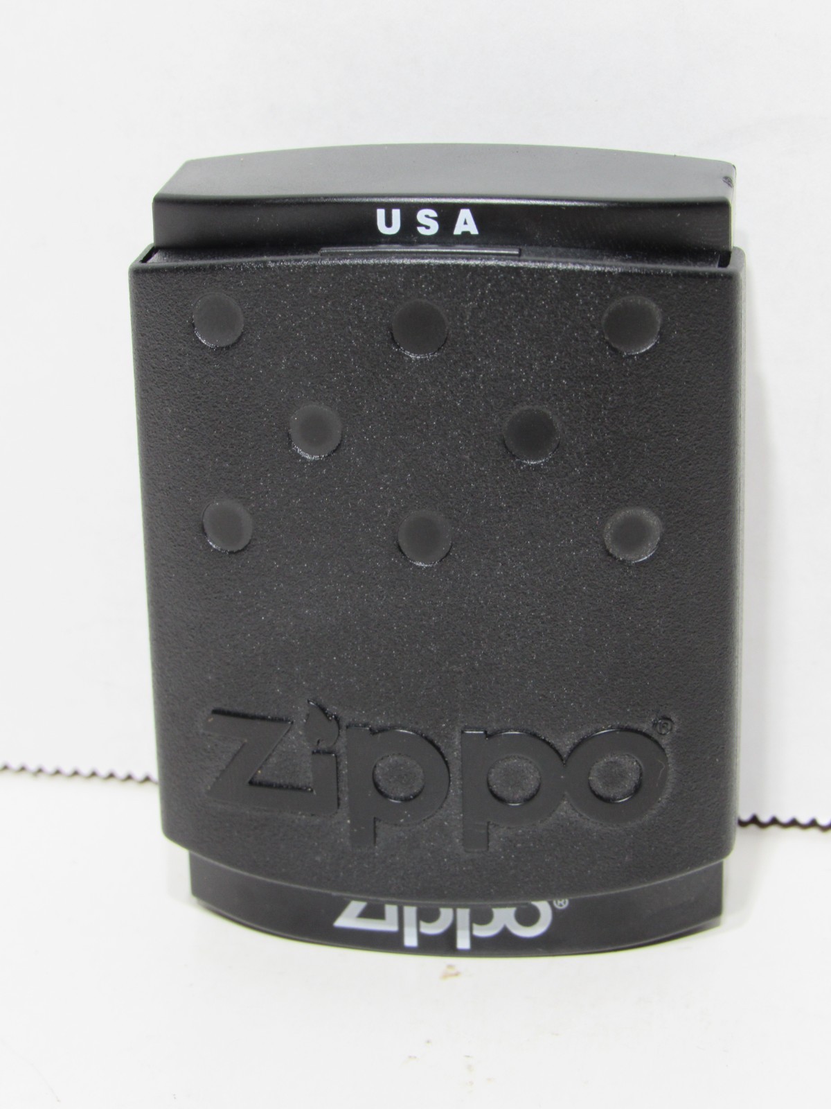 New 2006 ZIPPO Fine Horizontal Lines Original Steel Orange Seal & Plastic Case