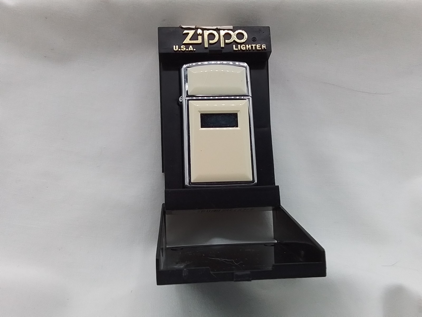 ZIPPO USA LIGHTER NEW VINTAGE NOS ORIGINAL BOX IVORY VINYL CROME SLIM ULTRALITE