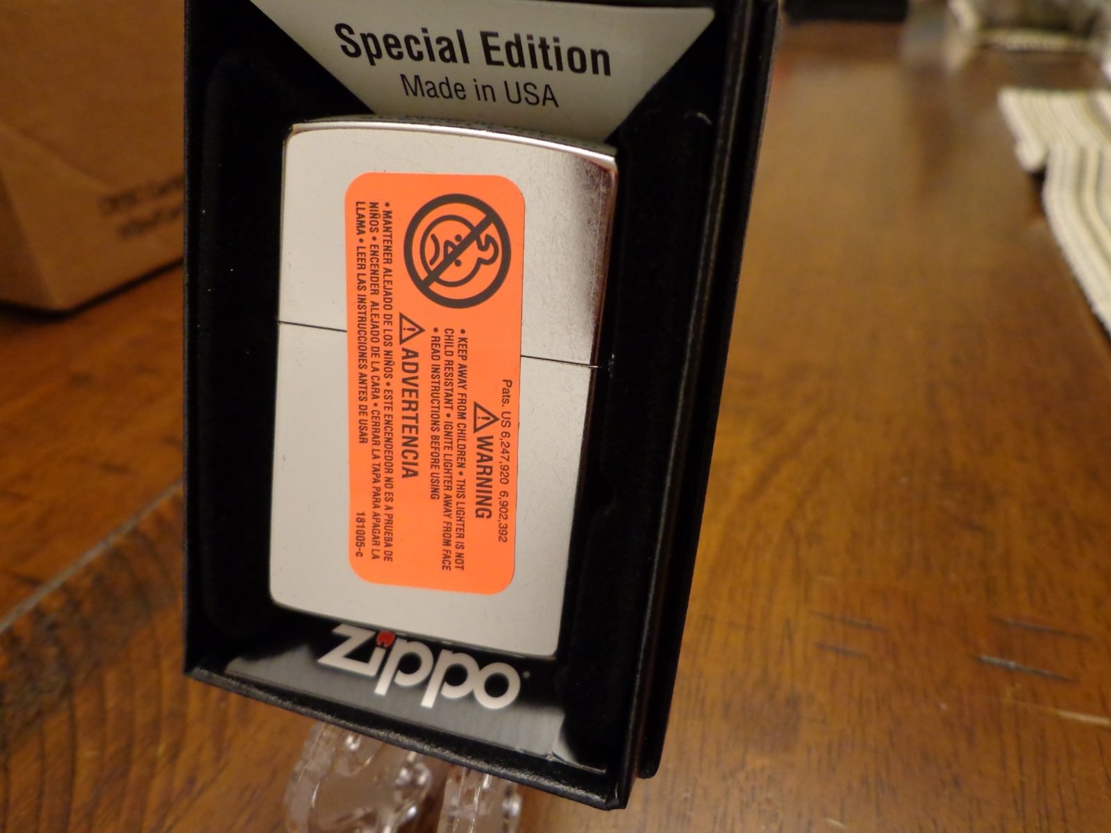 BLACK LAB LABRADOR RETRIEVER DOG ZIPPO LIGHTER MINT IN BOX