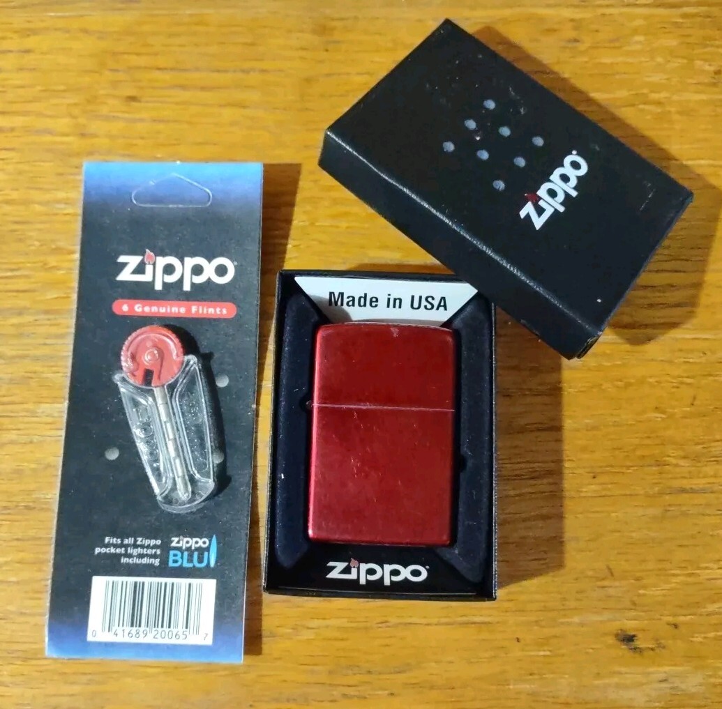 2010 Zippo Windproof Lighter Classic Candy Apple Red w/ 6 Count Flints SEE VIDEO