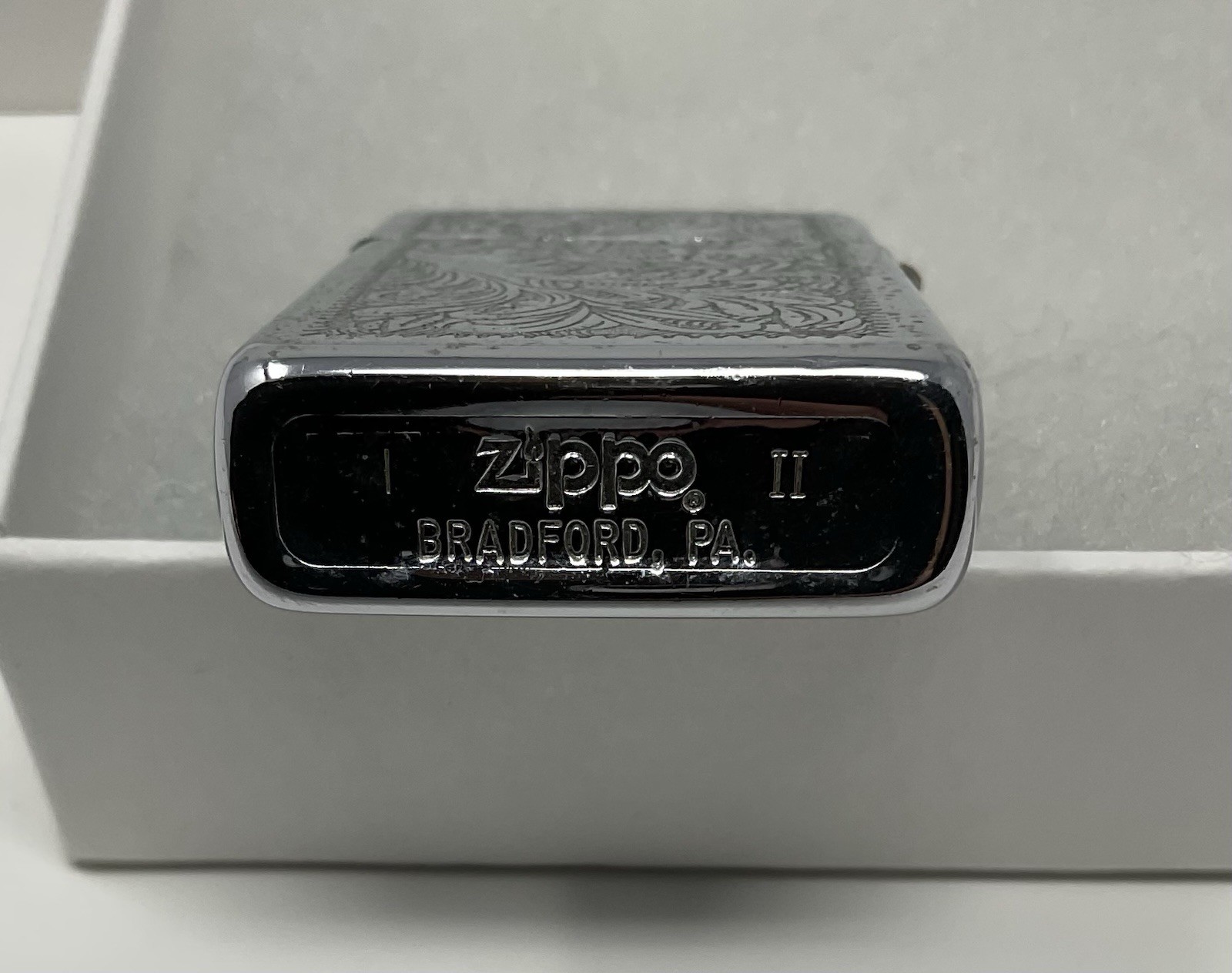 Vintage Slim ZIPPO Lighter Venetian Scroll NO Monogram Nice Used Condition