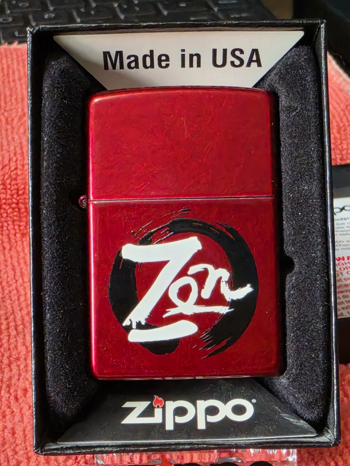 ZIPPO ENTHUSIAST NETWORK LOGO ON HIGH POLISHED CANDY APPLE RED ZIPPO(21063)BNIB