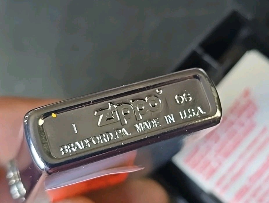 2006 Zippo Lighter in Plastic Case Unfired NEW