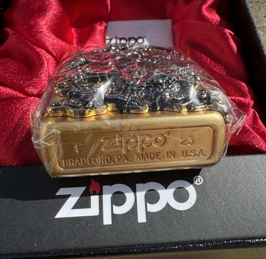 HEAVY ZIPPO Bi-Metal Gold Plated 3D Dragon Lighter New In Luxury Gift Box