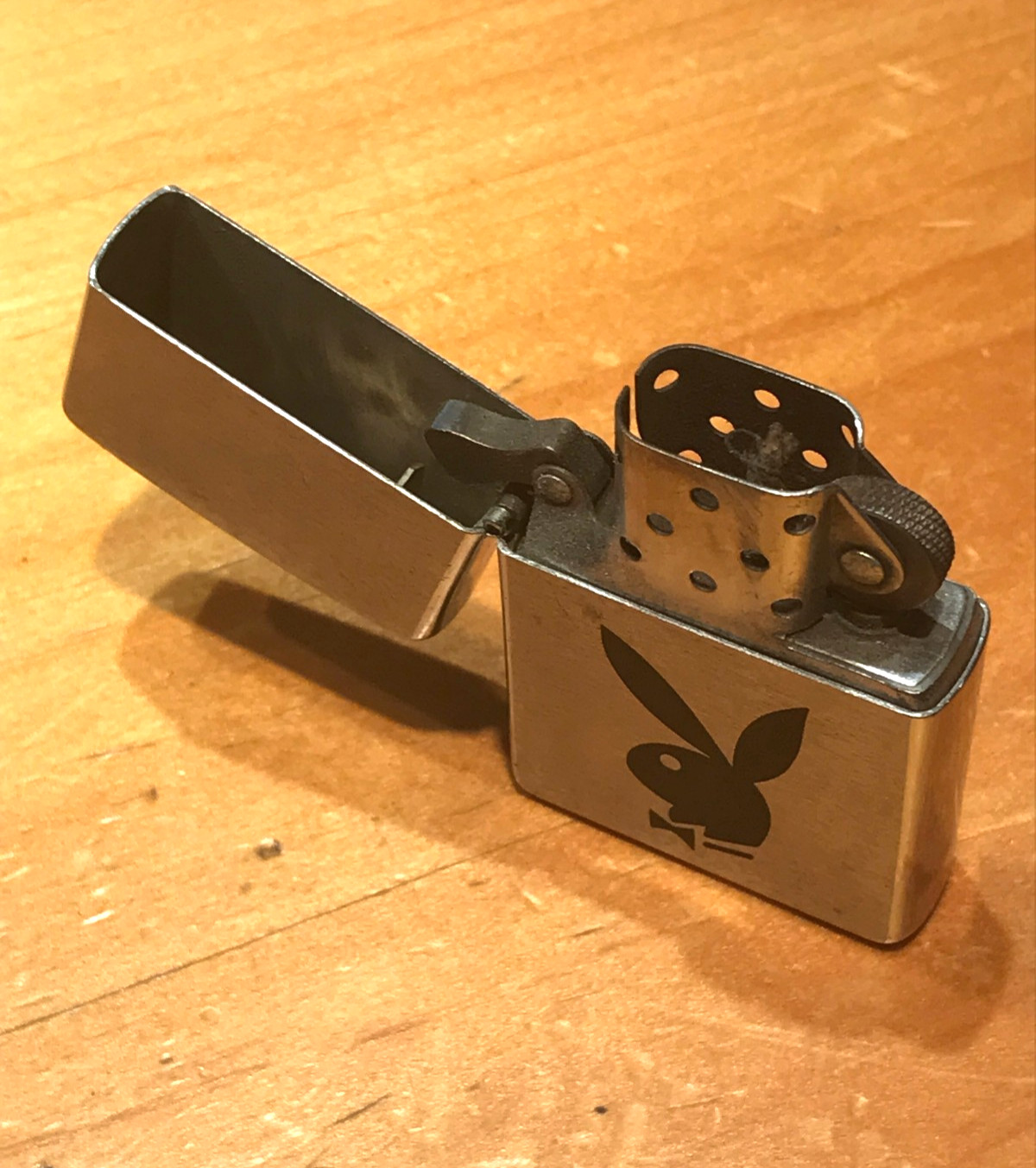 VINTAGE CLASSIC BRUSH CHROME PLAYBOY BLACK BUNNY LOGO ZIPPO LIGHTER