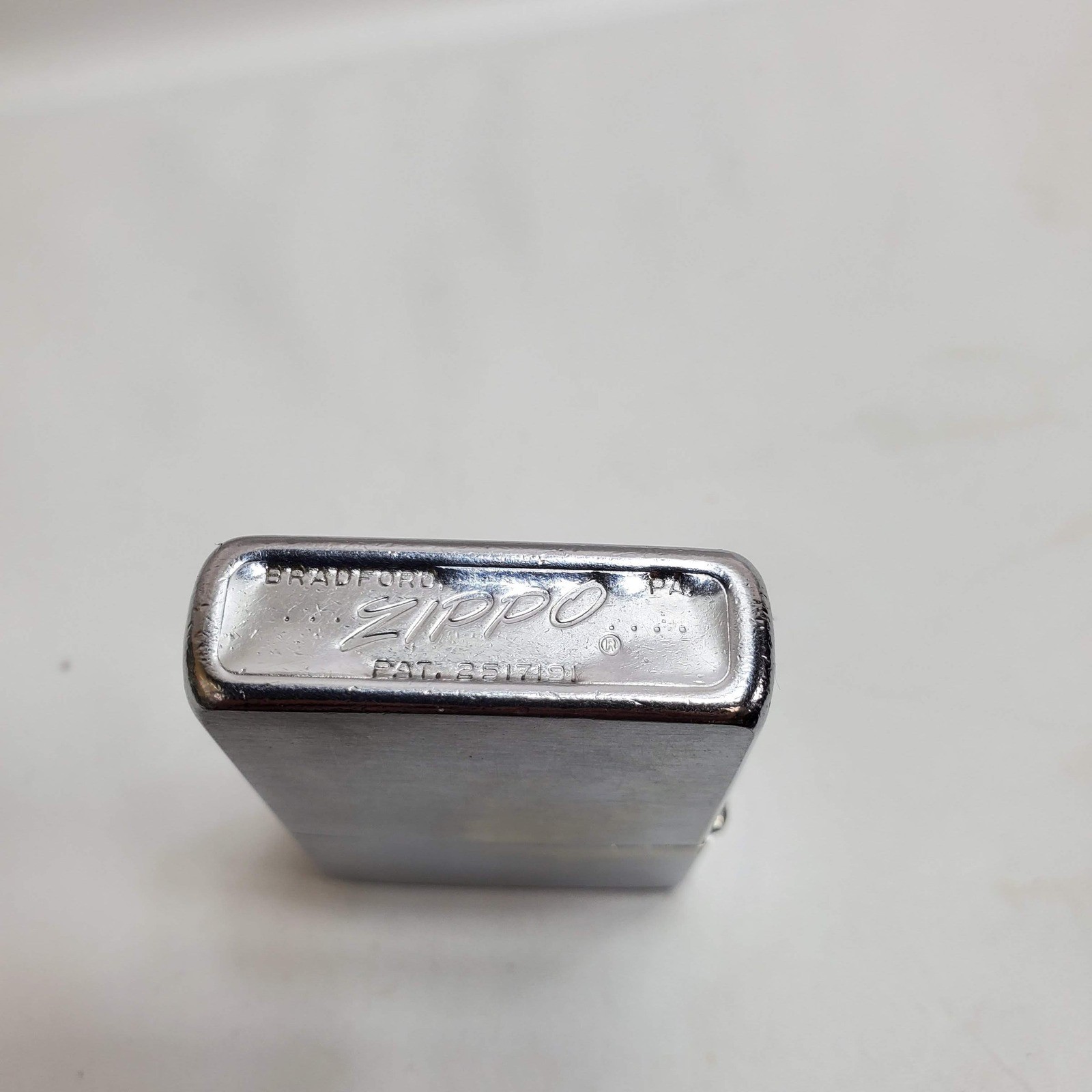 Zippo Pocket Lighter Silver Tone Vintage Brushed Chrome PAT 2517191 Made in USA