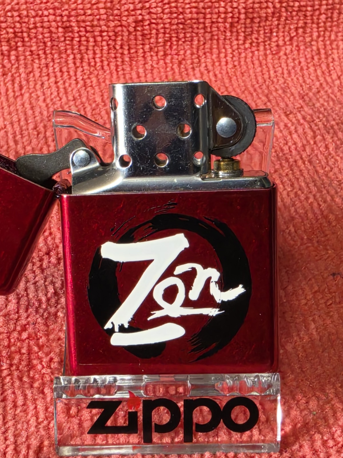 ZIPPO ENTHUSIAST NETWORK LOGO ON HIGH POLISHED CANDY APPLE RED ZIPPO(21063)BNIB