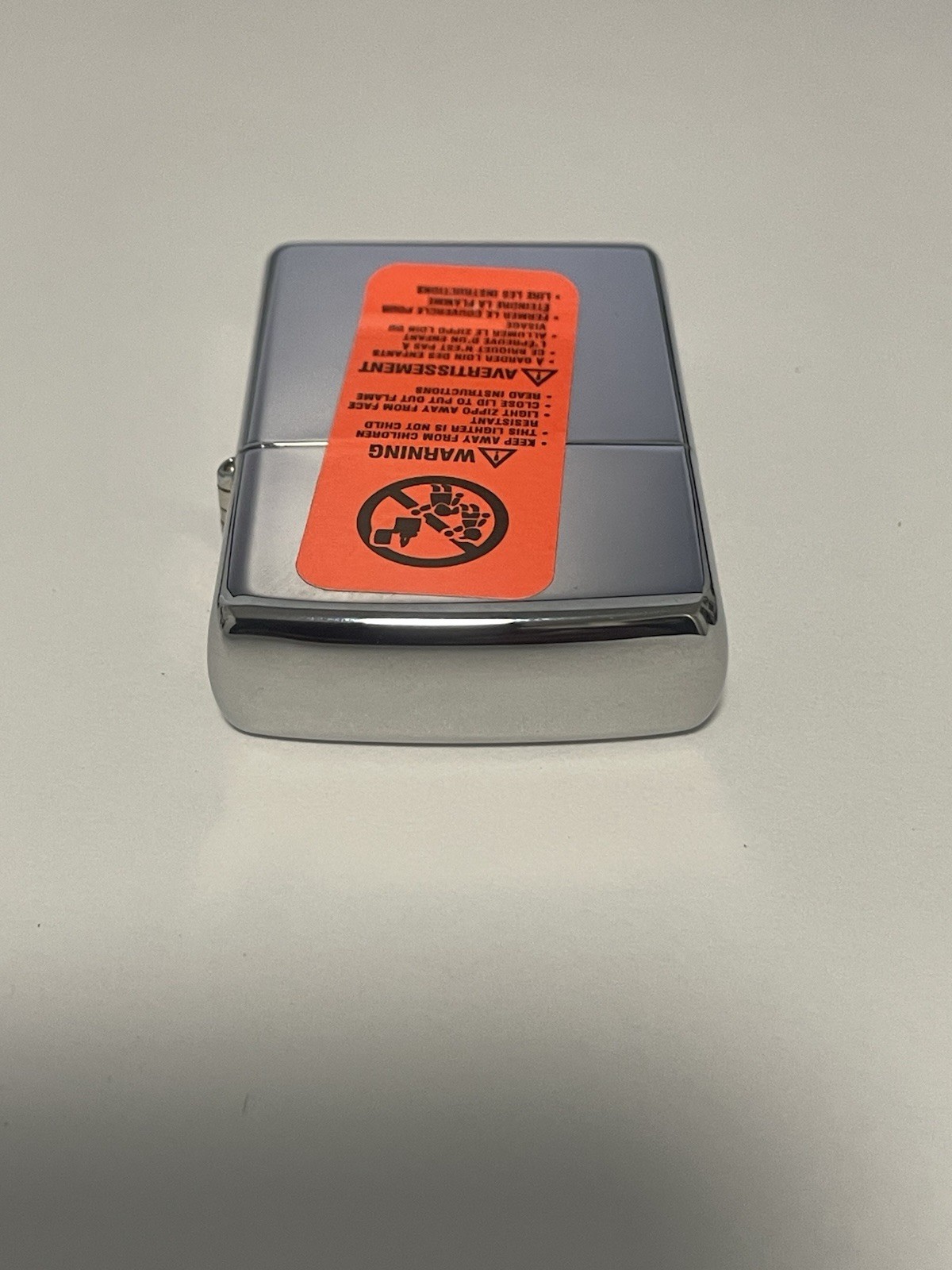 Zippo(2005).New.Unfired.No Fuel. High Polish Chrome.