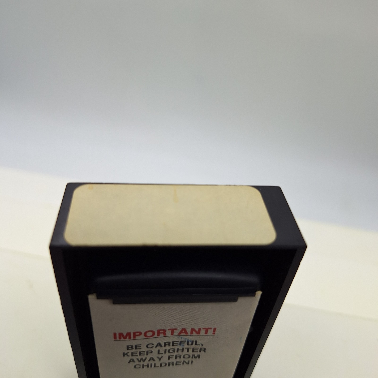 Vintage ZIPPO LIGHTER „Regular Venetian“ High Polish Chrome 352 UNUSED W/ PAPERS