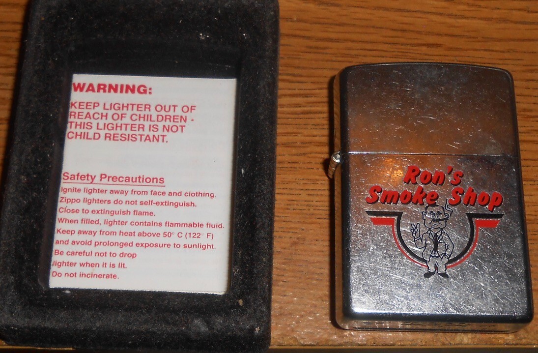 Zippo Ron’s Smoke Shop 2003 lighter