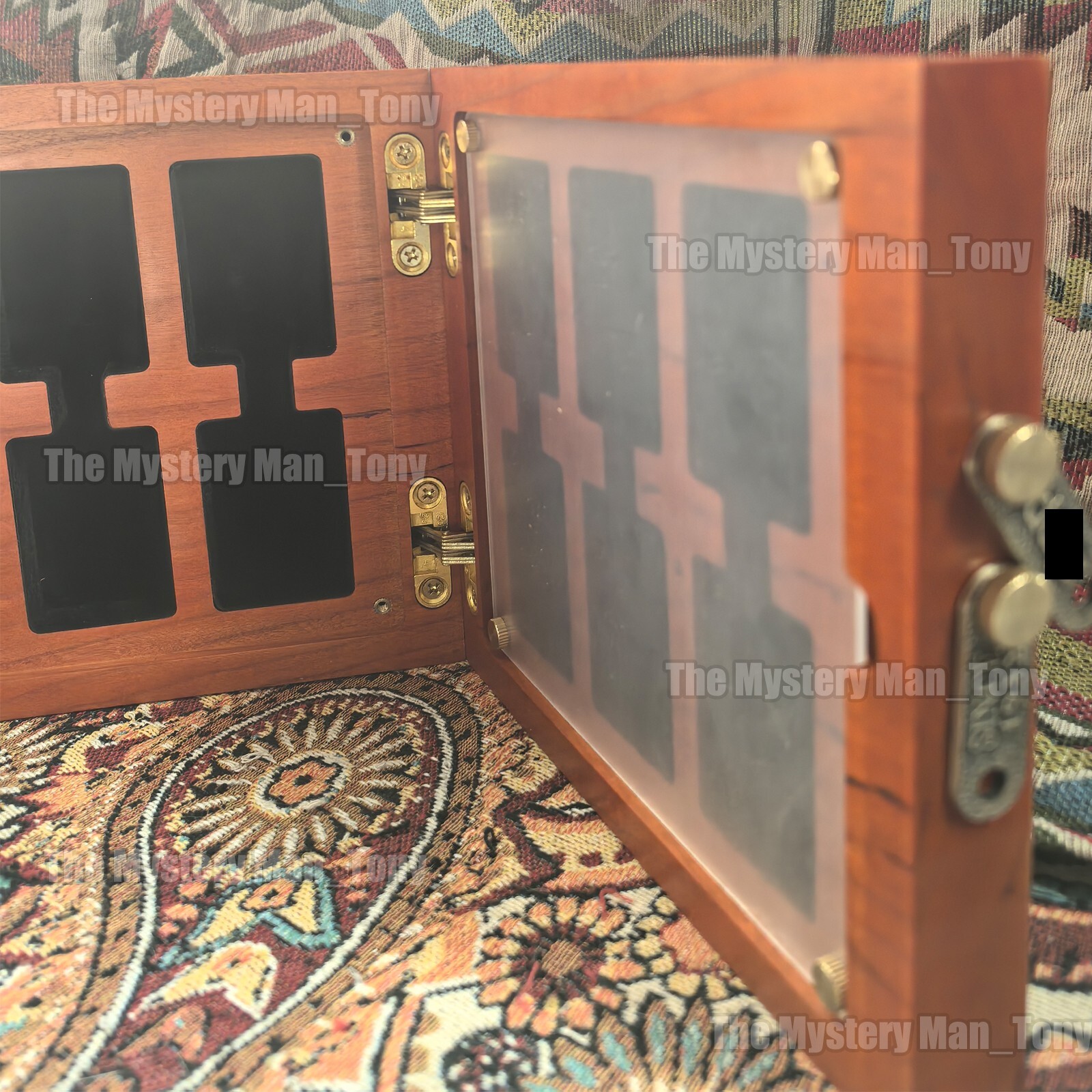12 Slot North America Cherrywood Collection Display Case – For Zippo Lighters