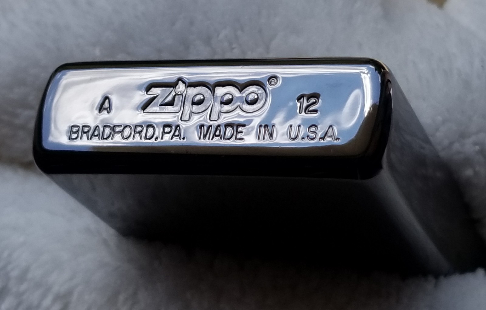 Zippo Lighter 2012 Metallic Inlay Koi Fish, Japan Market, High Polish Chrome New