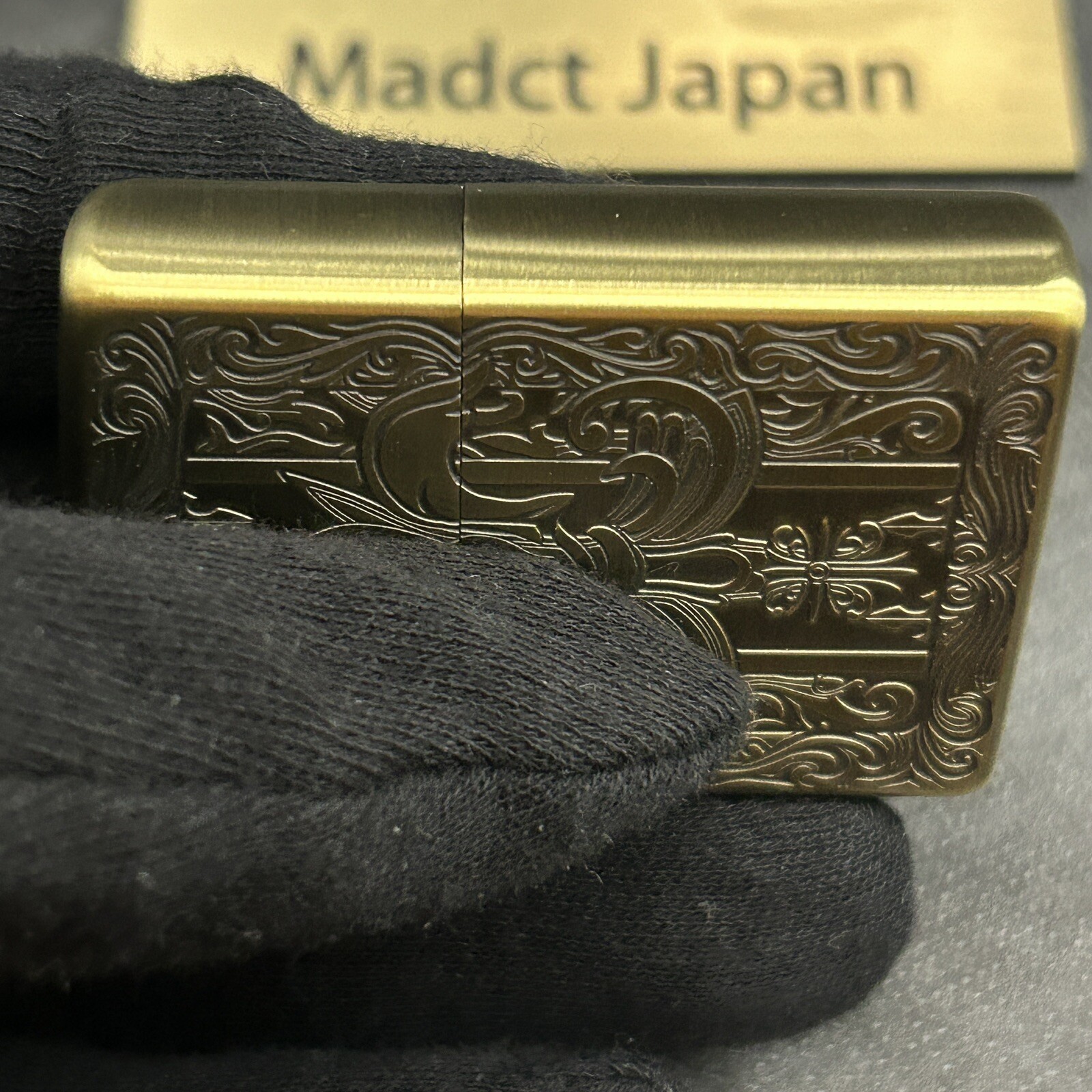 Zippo Classic Lily Arabesque Antique Gold Etching Oil Lighter Regular Case Japan