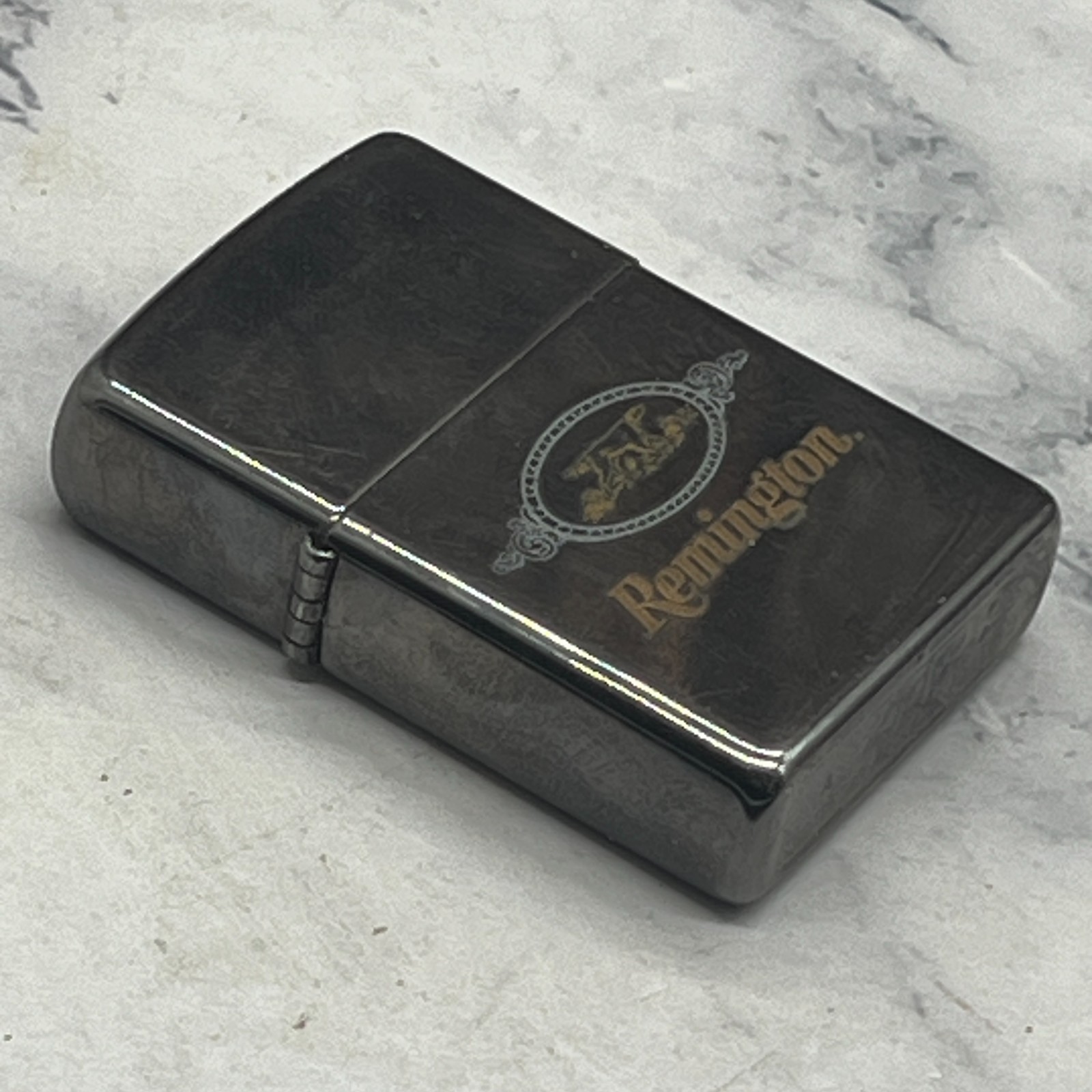 ZIPPO 2005 REMINGTON ARMS HUNTING DOG MIDNIGHT CHROME WINDPROOF LIGHTER