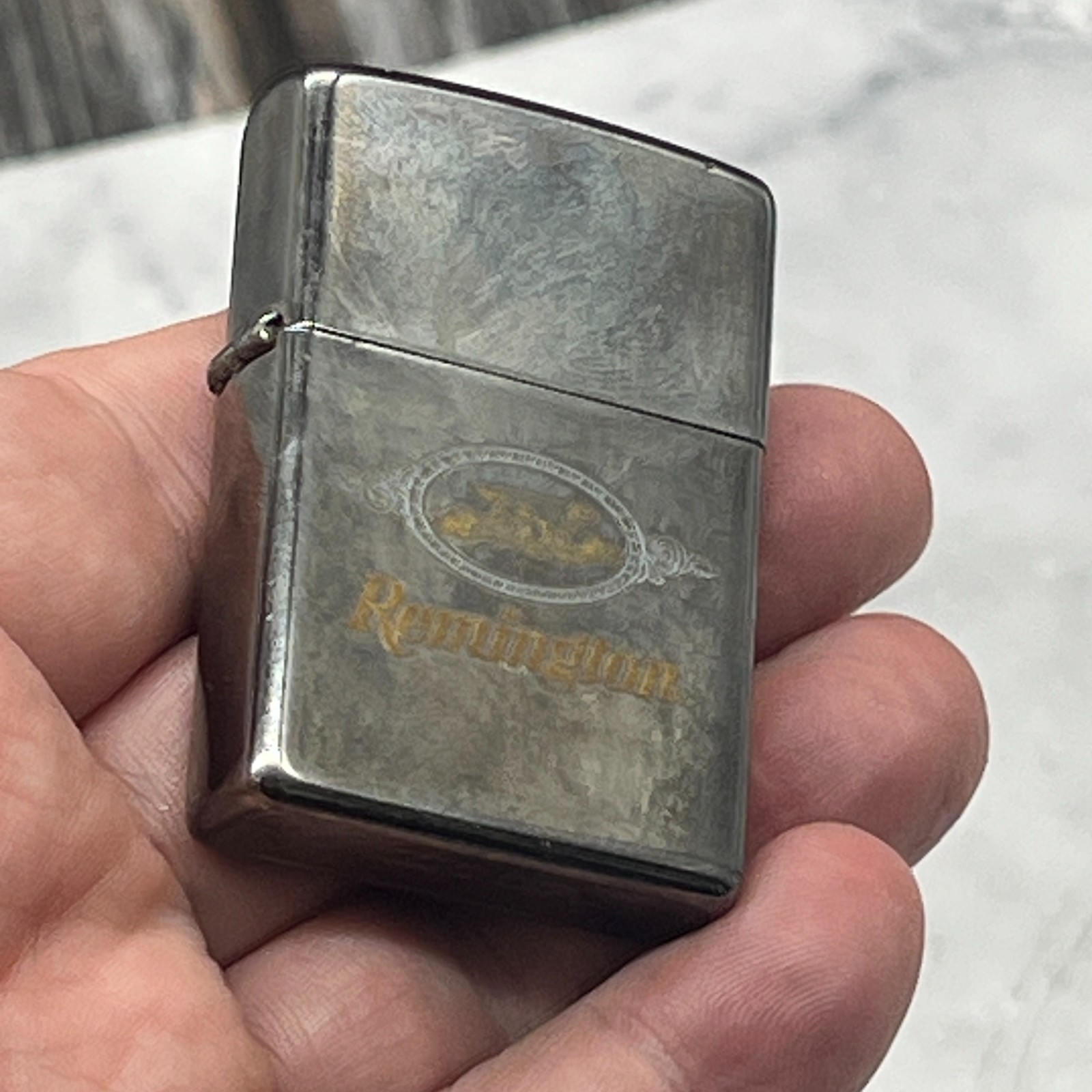 ZIPPO 2005 REMINGTON ARMS HUNTING DOG MIDNIGHT CHROME WINDPROOF LIGHTER