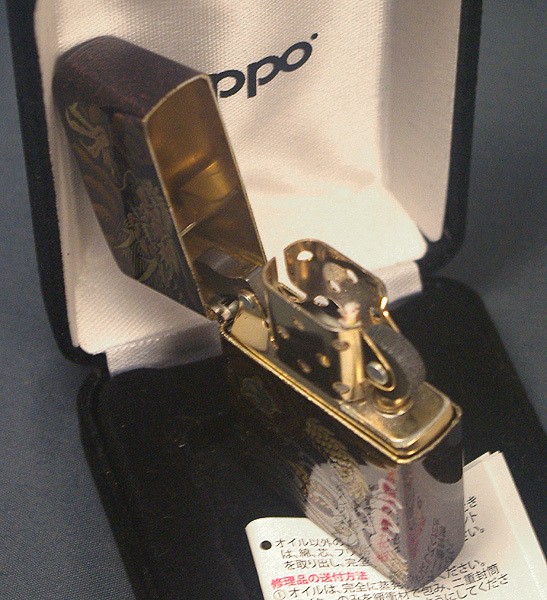 ZIPPO Gold Maki e Pear Tree Lacquer Dragon Gold Tank Takkyubin Compact