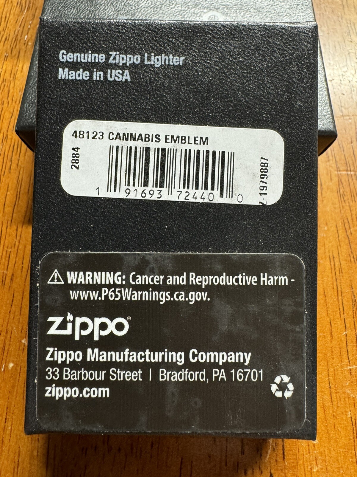 Zippo Cannabis Emblem Textured Lighter – 48123 – New