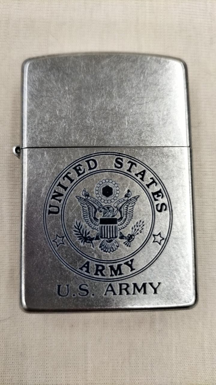 Vintage Zippo 2006 United States Army US ARMY Oil Lighter with Plastic Case
