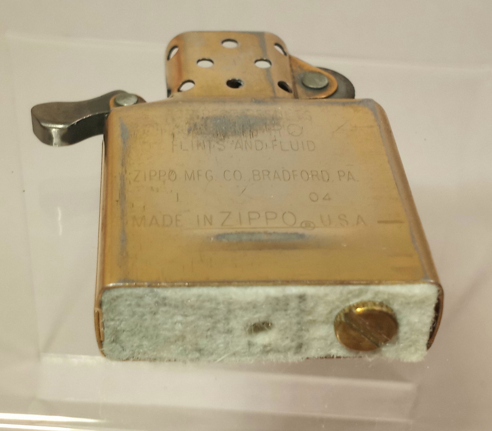 Vintage ZIPPO 2004 Gold Tone Gold Insert Cigarette Lighter Nice Snap
