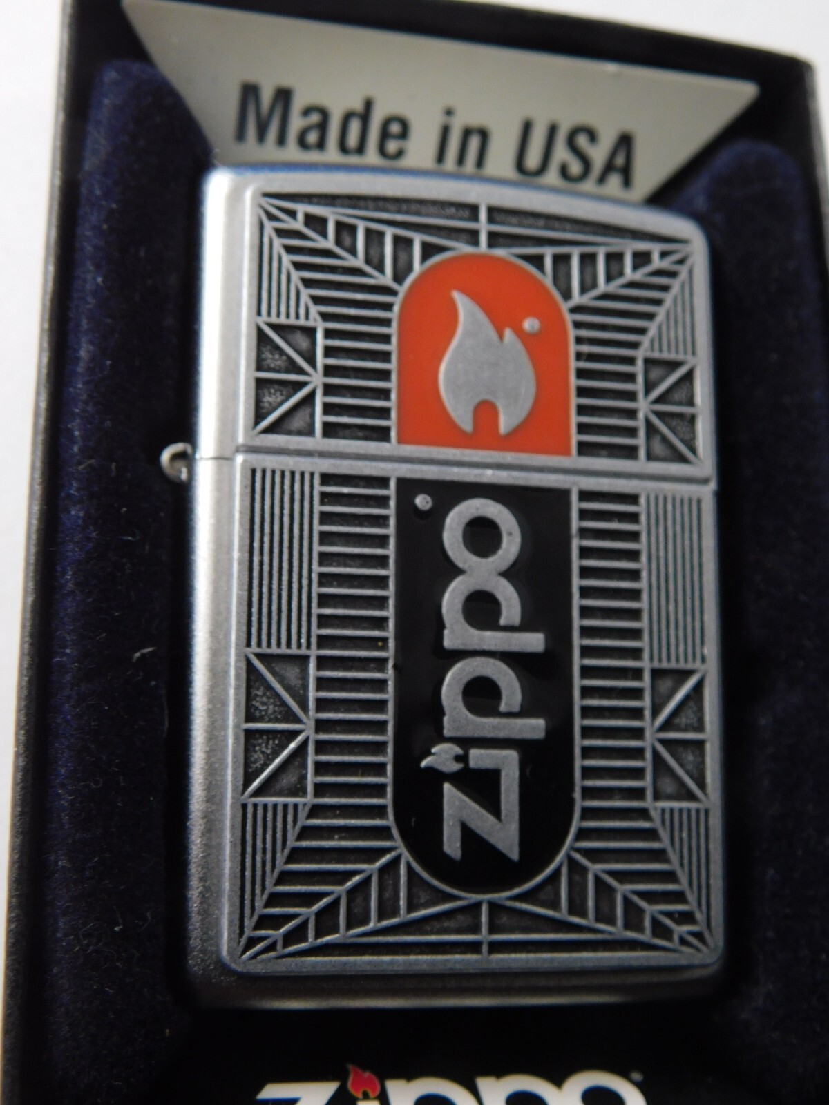 ZIPPO LIGHTER THICK EMBLEM BLACK RED CHROME CLASSIC FLAME LOGO 2011 NEW GIFT BOX