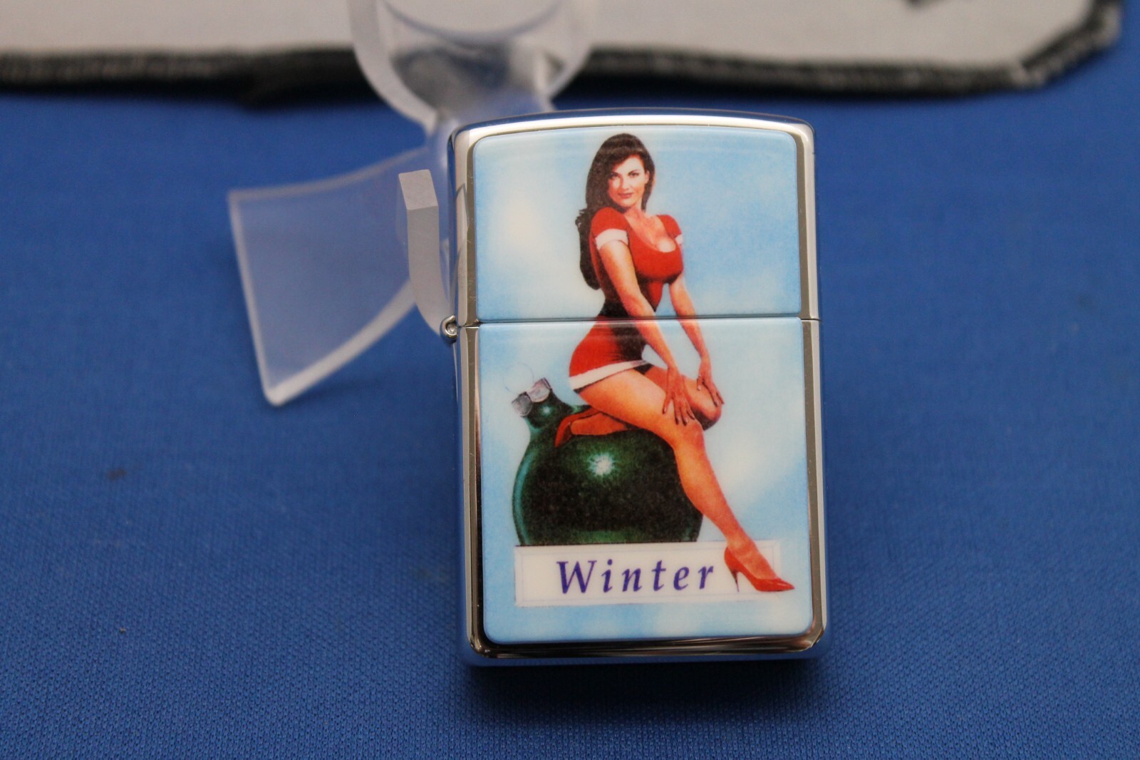 ZIPPO 1996 ZIPPO SALUTES PINUP GIRLS. Limited Edition 4 lighter Set In Tin. NEW.