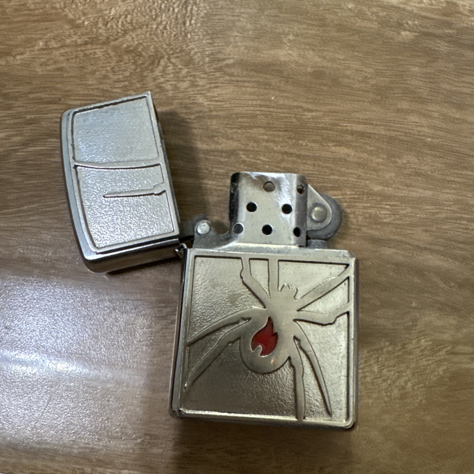 ZIPPO Lighter ARACHNO red FLAME SILVER BLACK WIDOW SPIDER A 07 untested