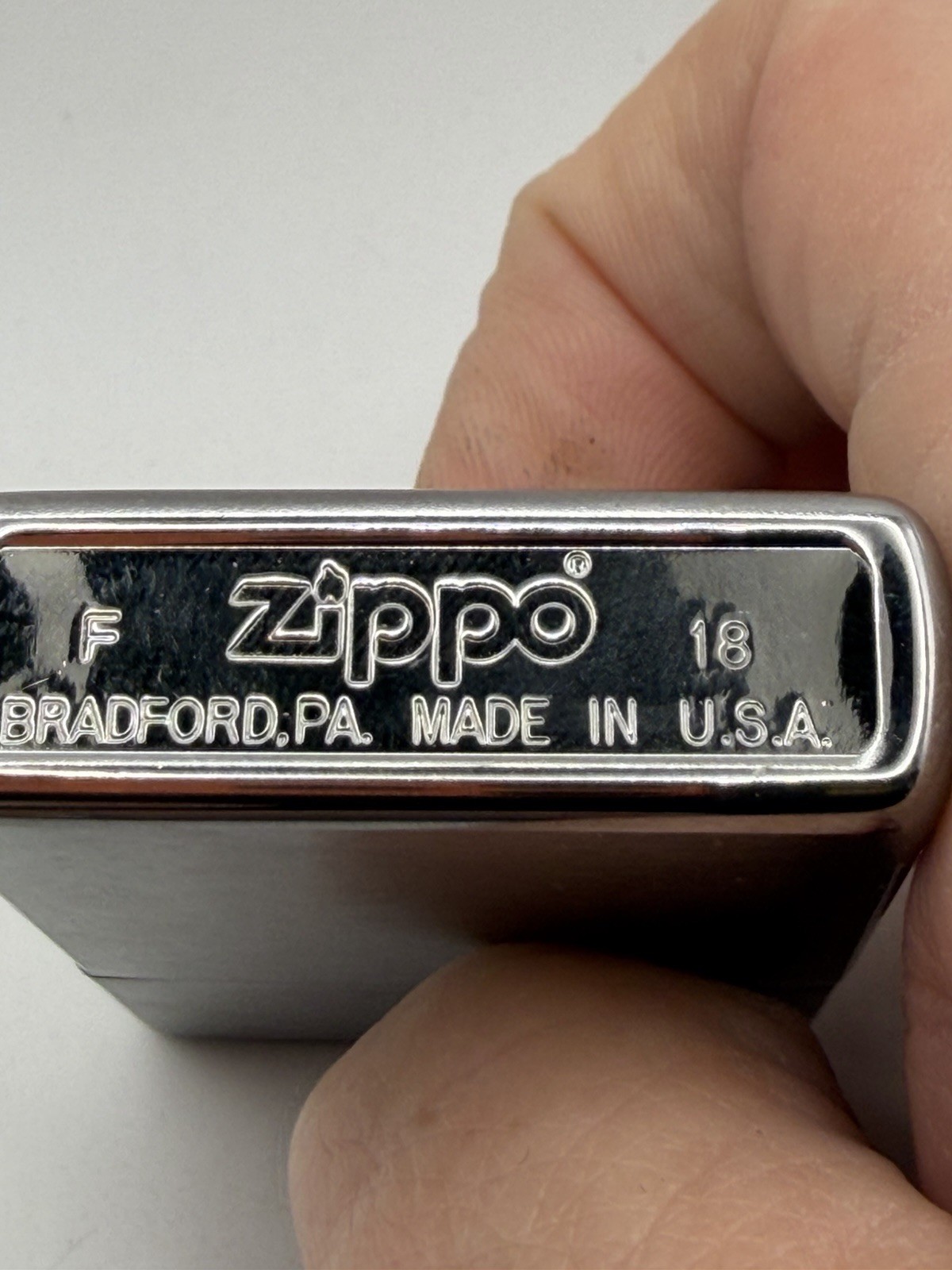 2018 Town & Country Hunting Dog Chrome Zippo Lighter New
