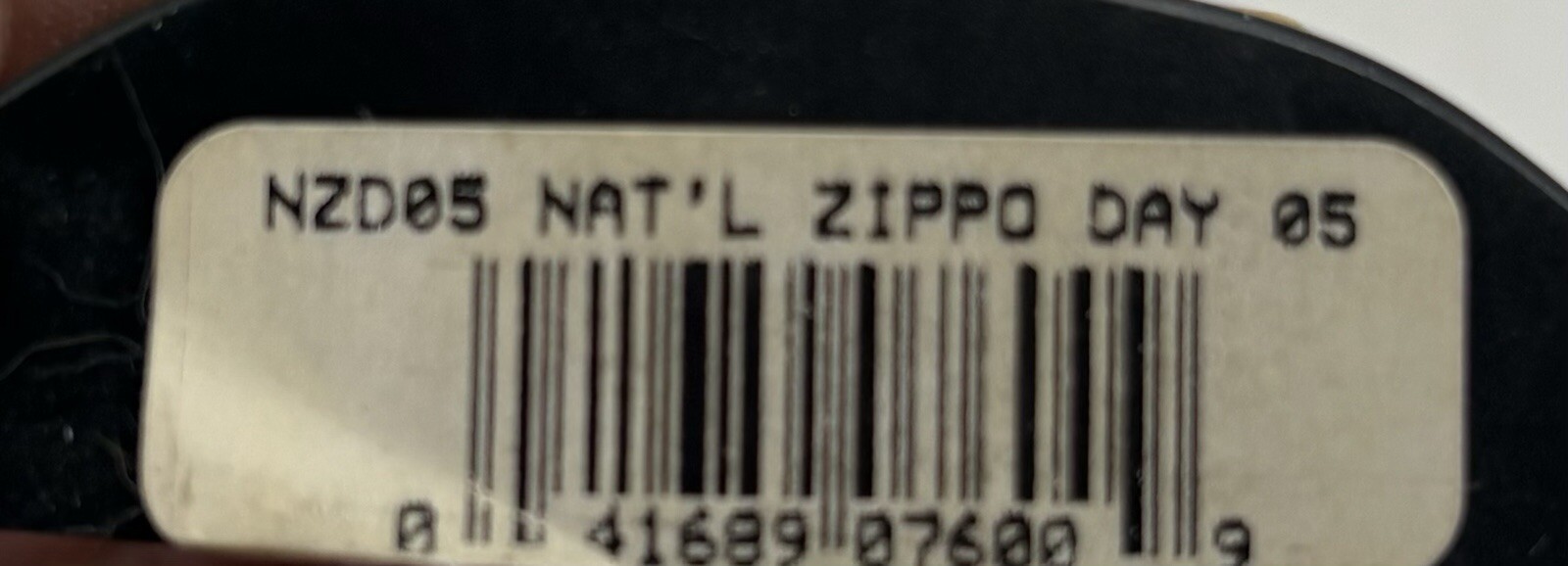 2005 National Zippo Day „Turn Up The Heat“ Gold Dust UNFIRED Lighter with Case
