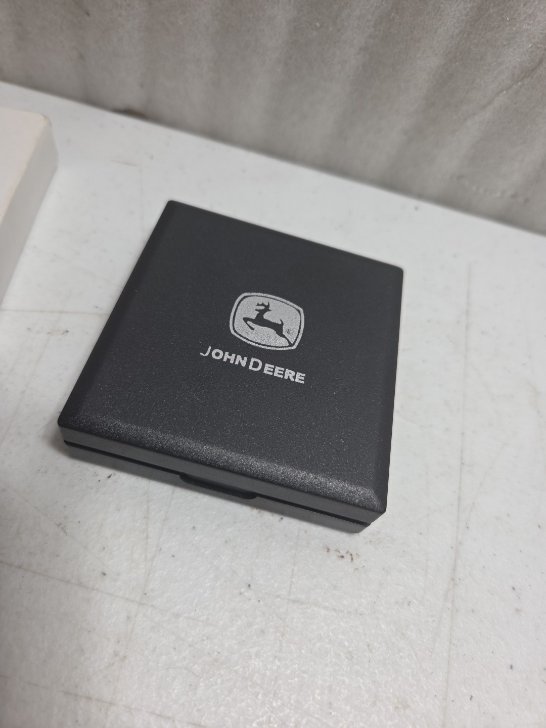 NoS – 2007 John Deere Logo Zippo Lighter – Leaping Deer – Retired – Dark Green