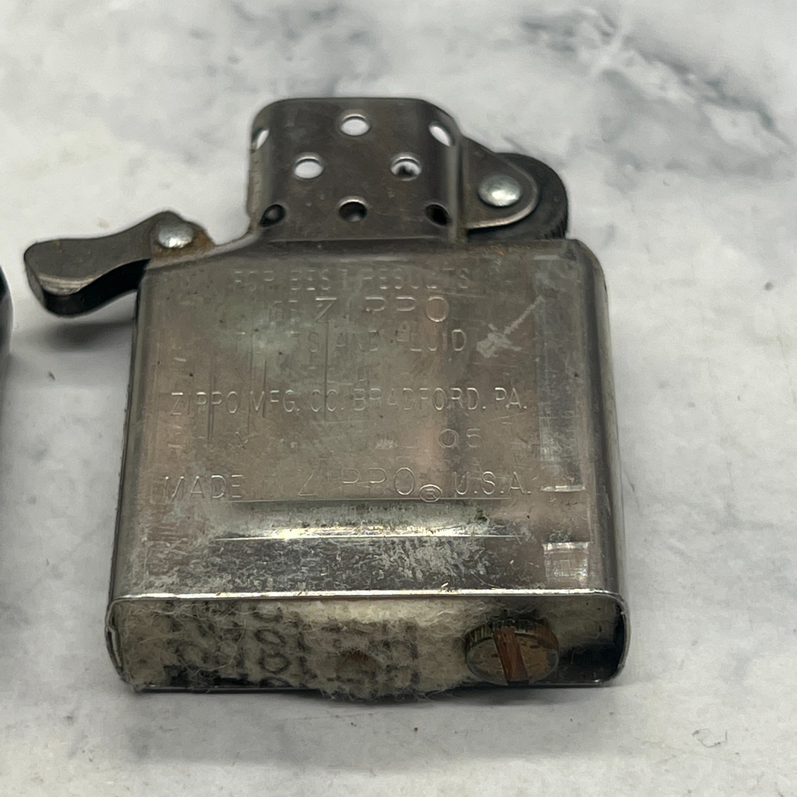 ZIPPO 2005 REMINGTON ARMS HUNTING DOG MIDNIGHT CHROME WINDPROOF LIGHTER