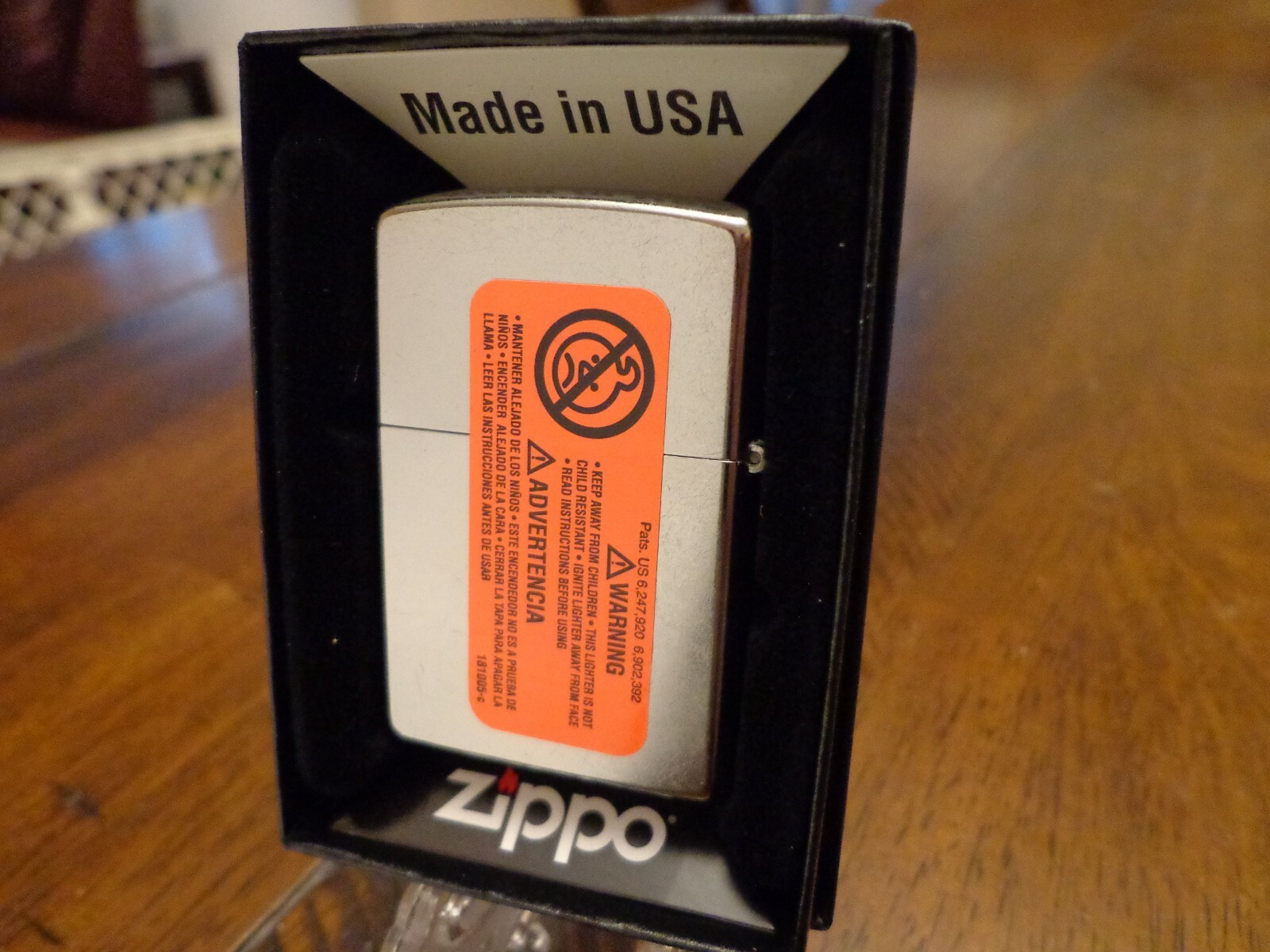 PIPE SMOKING LEPRECHAUN ST PATRICK’S DAY ZIPPO LIGHTER MINT IN BOX