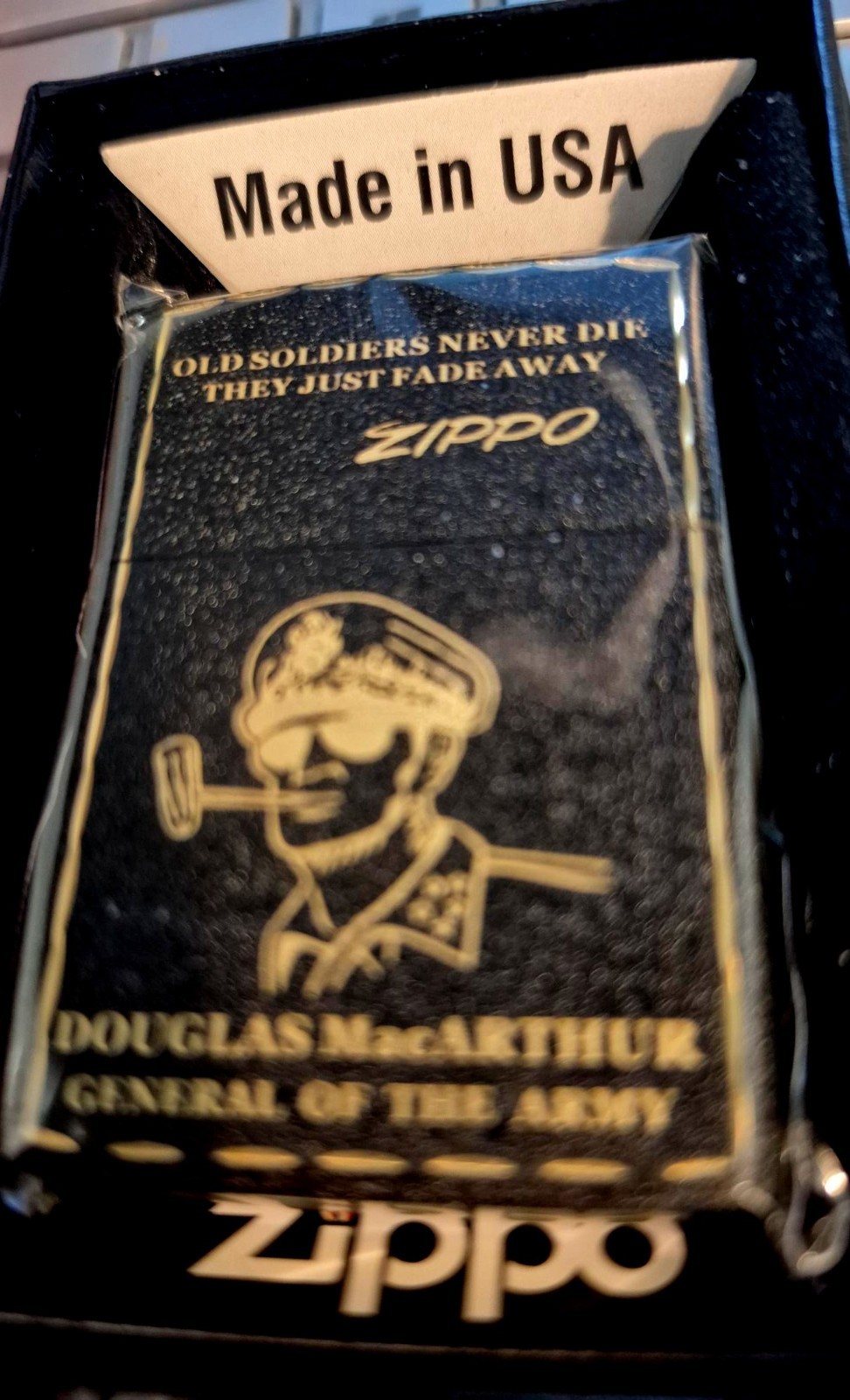 Rare Douglas MacArthur Army General Black Crackle Finish Zippo Lighter