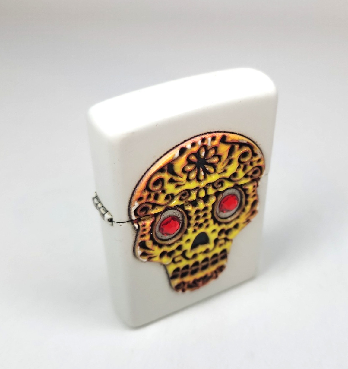Zippo Windproof Lighter Tribal Red-Eyed Skull on White Painted Brass 2019