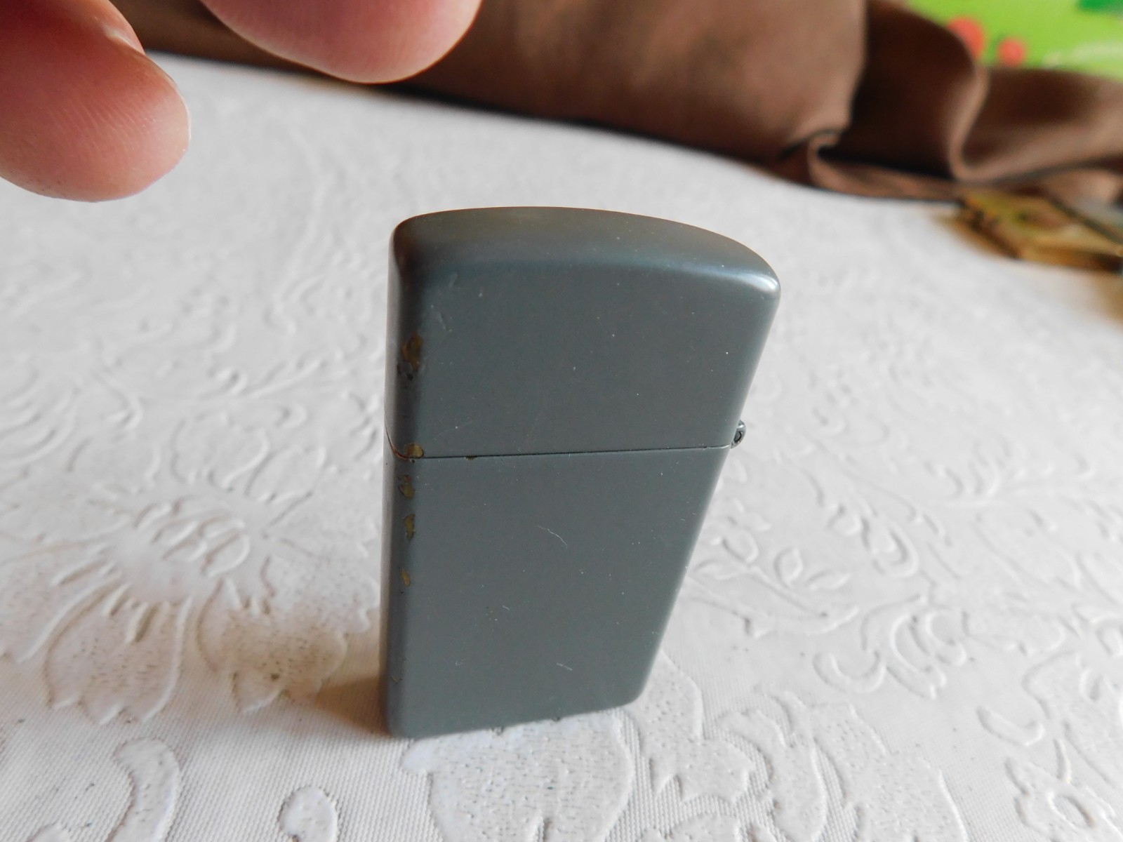 1991 VINTAGE GREY ENAMEL RED PIN STRIPE SLIM ZIPPO LIGHTER – SPARKS !