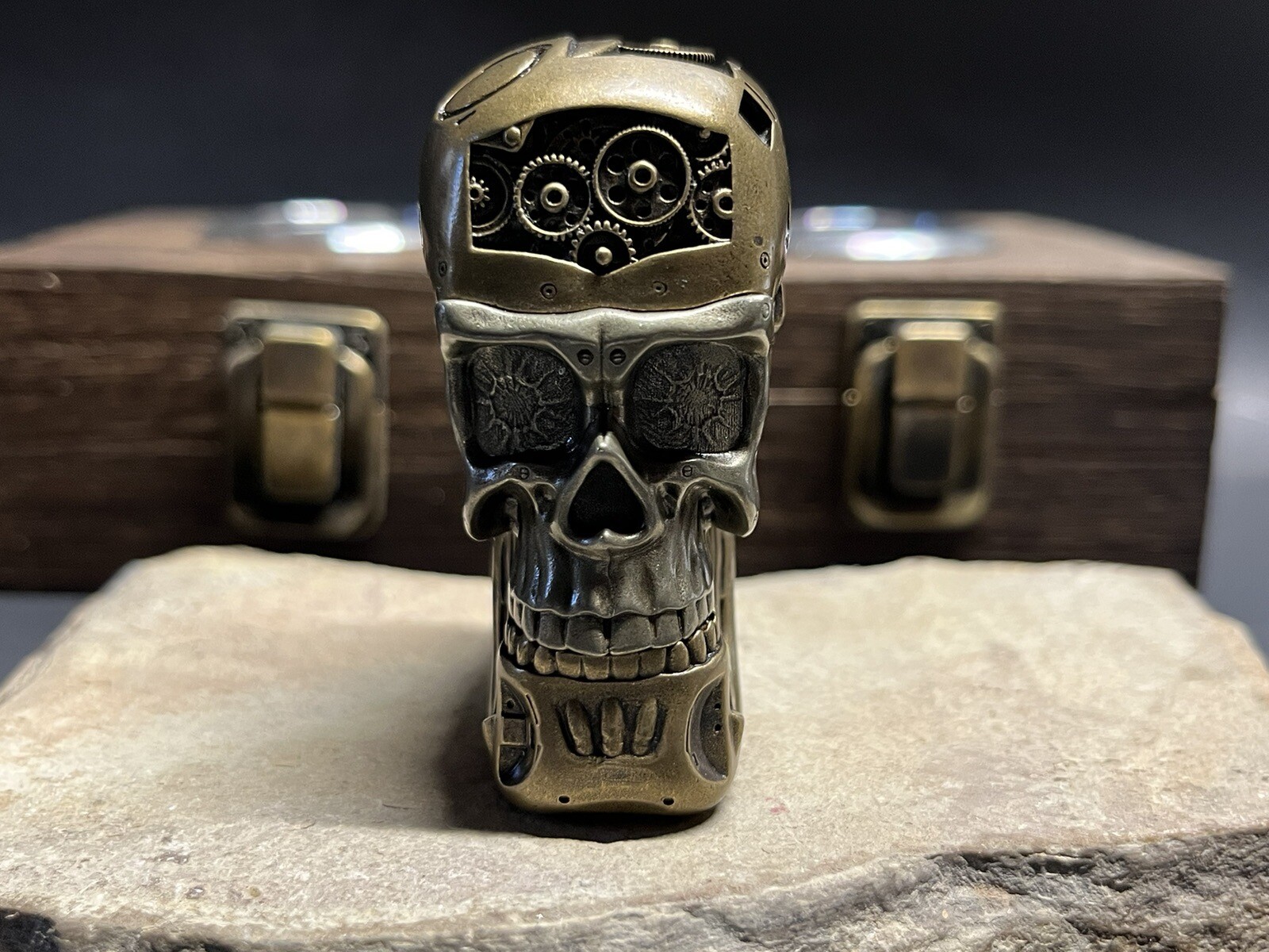 RARE Heavy 5-side Zippo lighter machine Skull Zippo New Wood Box