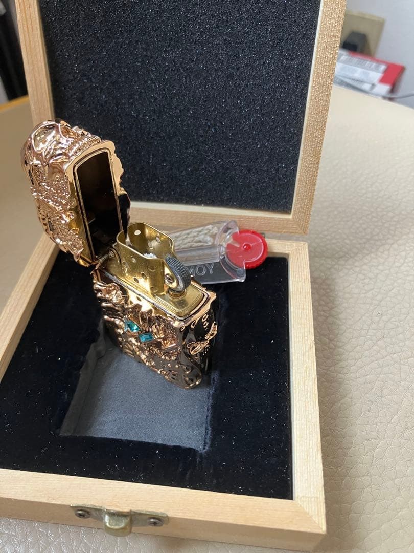 Gold decorative lighter with wooden case