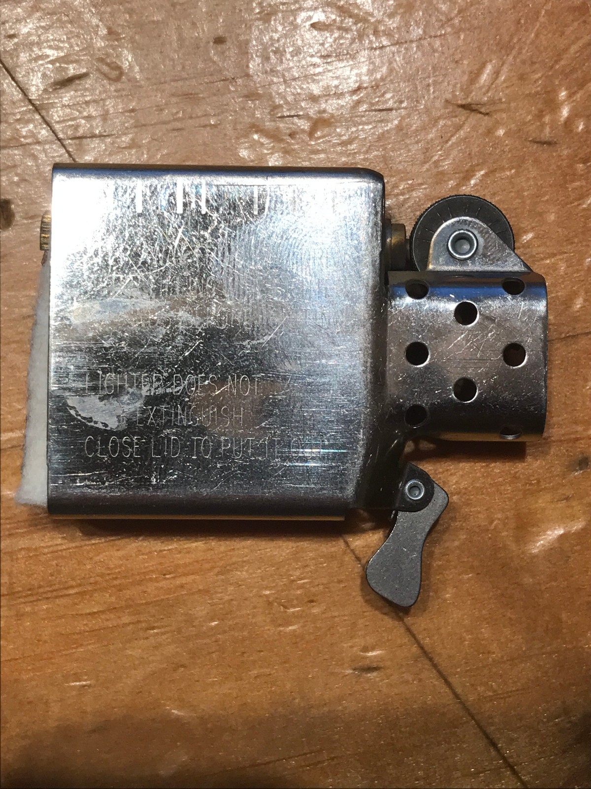 VINTAGE MARLBRO RED ROOF ZIPPO CIGARETTE LIGHTER MADE IN BRADFORD PA. U.S.A!!!