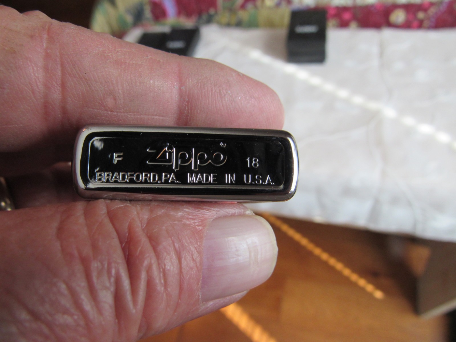 NOS Zippo Classic Street Cigarette Lighter Planeta Dog Town & Country F 18